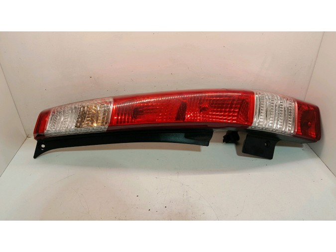 PILOTO TRASERO DERECHO HONDA CR-V 2006