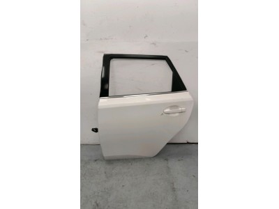 PUERTA TRASERA IZQUIERDA TOYOTA AURIS BLANCA 2016