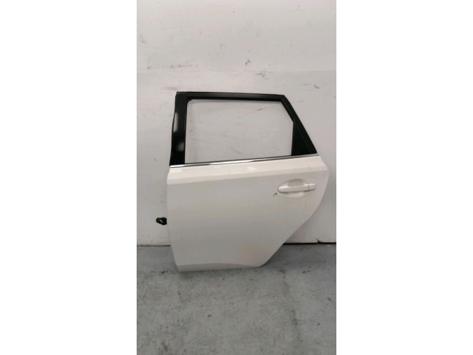 PUERTA TRASERA IZQUIERDA TOYOTA AURIS BLANCA 2016