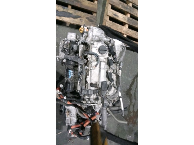 MOTOR CON ACCESORIOS Y CAJA DE CAMBIOS TOYOTA AURIS 2016
