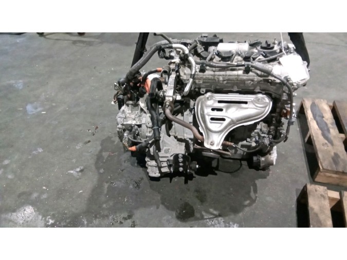 MOTOR CON ACCESORIOS Y CAJA DE CAMBIOS TOYOTA AURIS 2016