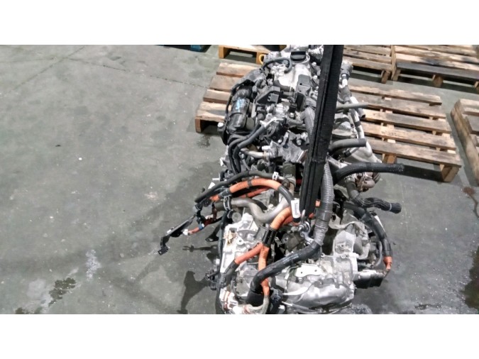 MOTOR CON ACCESORIOS Y CAJA DE CAMBIOS TOYOTA AURIS 2016