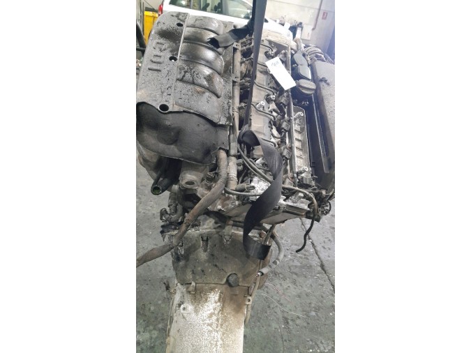 MOTOR CON ACCESORIOS Y CAJA DE CAMBIOS MERCEDES E 320 CDI