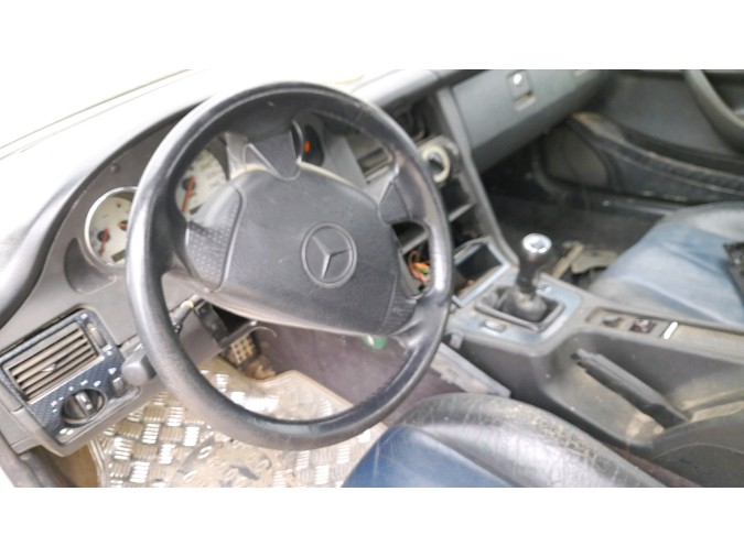 REJILLA DELANTERA MERCEDES SLK 200 1996
