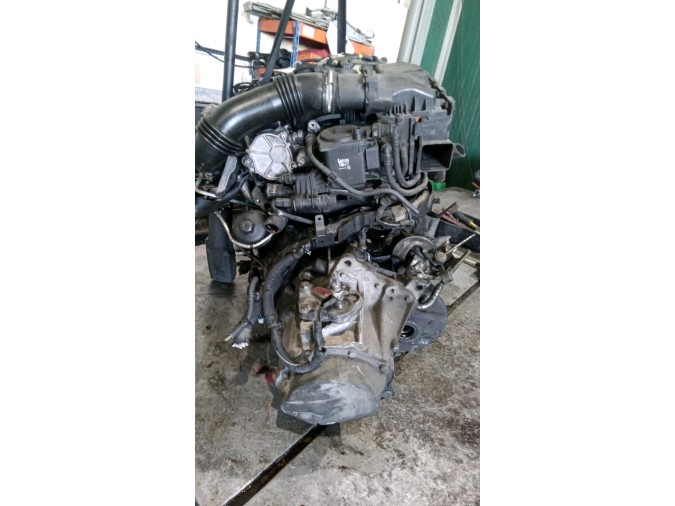 MOTOR CON ACCESORIOS Y CAJA DE CAMBIOS CITROEN C4