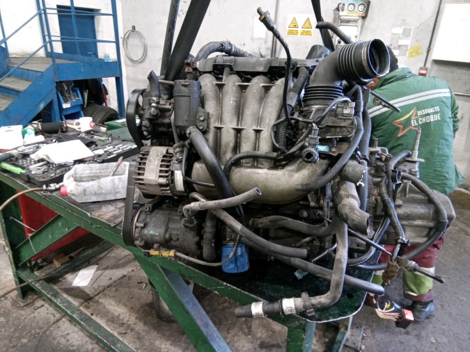 MOTOR CON ACCESORIOS Y CAJA DE CAMBIOS PEUGEOT 406 2002