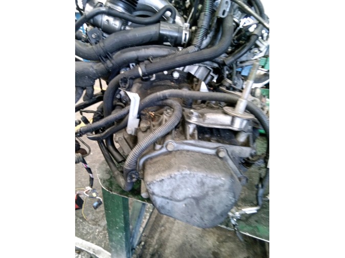 MOTOR CON ACCESORIOS Y CAJA DE CAMBIOS PEUGEOT 406 2002