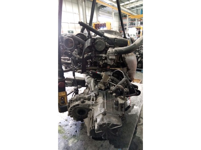MOTOR CON ACCESORIOS Y CAJA DE CAMBIOS HYUNDAI SONATA 1995