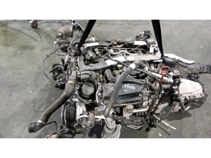 MOTOR CON ACCESORIOS Y CAJA DE CAMBIOS MERCEDES C 220 BLUETEC / D 2016