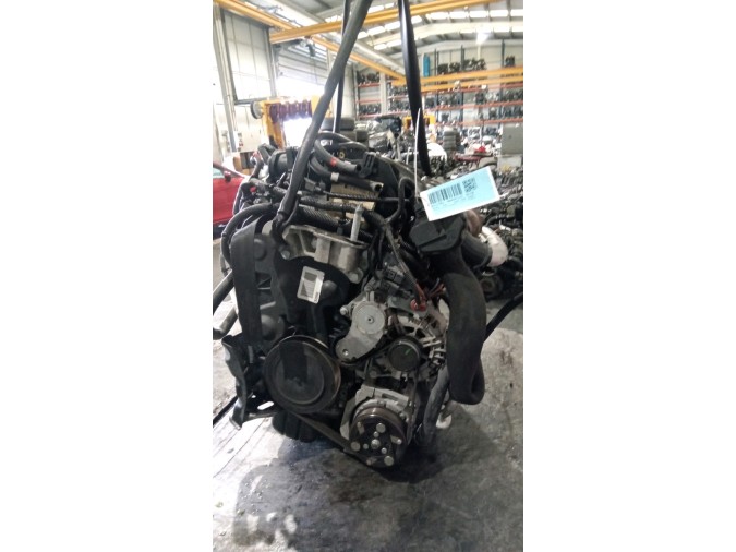 MOTOR CON ACCESORIOS Y CAJA DE CAMBIOS VOLVO V40 2013