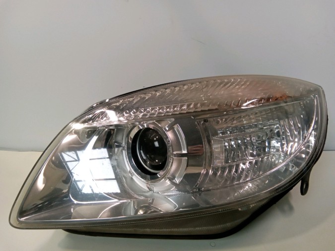 FARO DELANTERO IZQUIERDO SKODA FABIA 2009