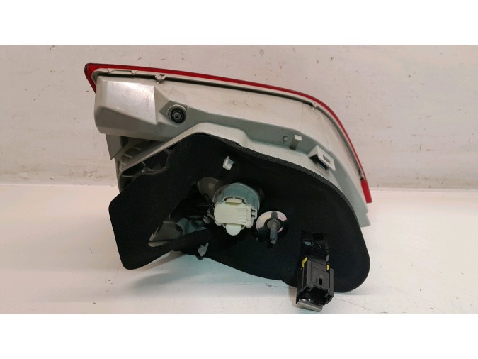 PILOTO TRASERO DERECHO INTERIOR PEUGEOT 308 2015