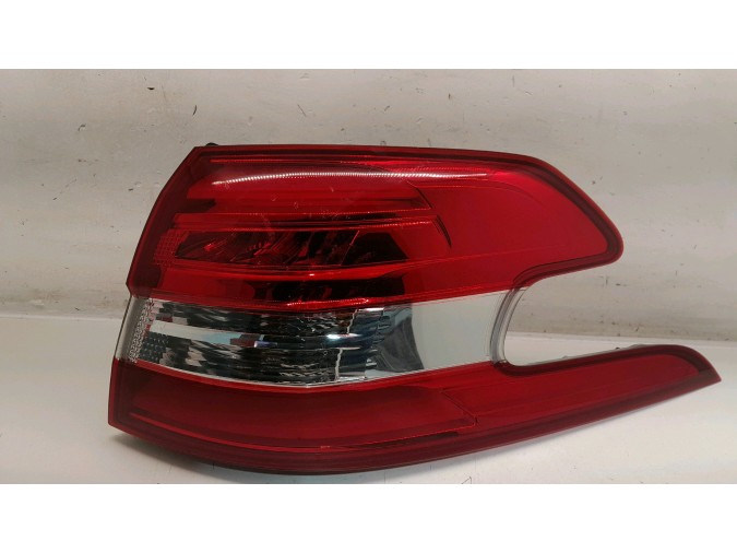 PILOTO TRASERO DERECHO EXTERIOR PEUGEOT 308 2015