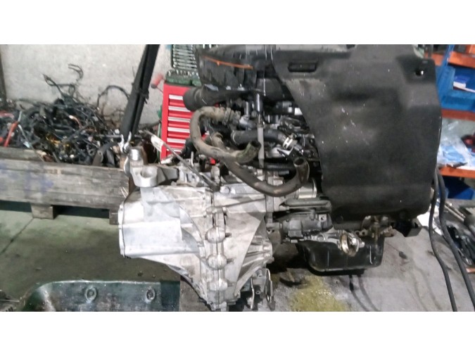 MOTOR CON ACCESORIOS Y CAJA DE CAMBIOS PEUGEOT 308 2015