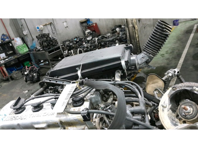 MOTOR CON ACCESORIOS Y CAJA DE CAMBIOS NISSAN PRIMERA 1998