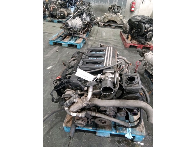 MOTOR CON ACCESORIOS Y CAJA DE CAMBIOS BMW 320D 2004