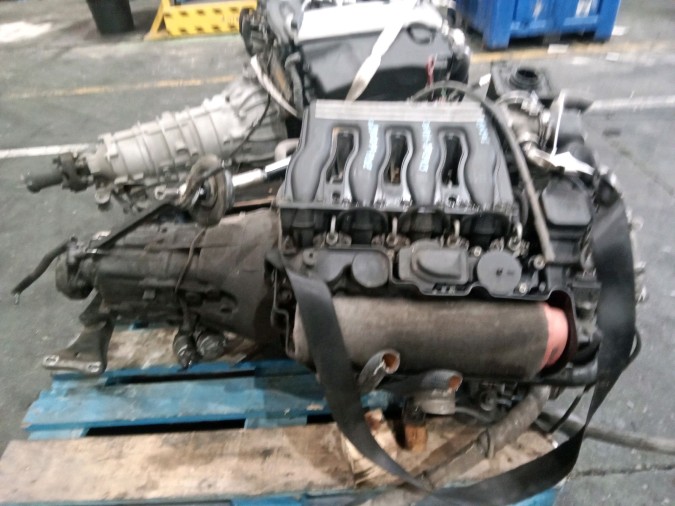MOTOR CON ACCESORIOS Y CAJA DE CAMBIOS BMW 320D 2004