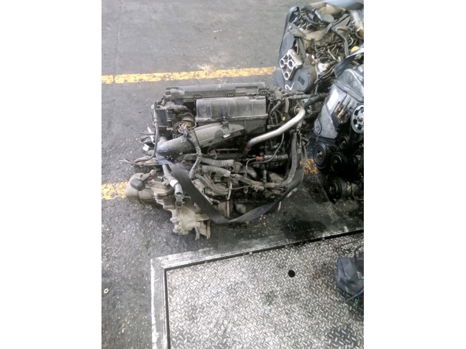 MOTOR CON ACCESORIOS Y CAJA DE CAMBIOS CITROEN C3 2003