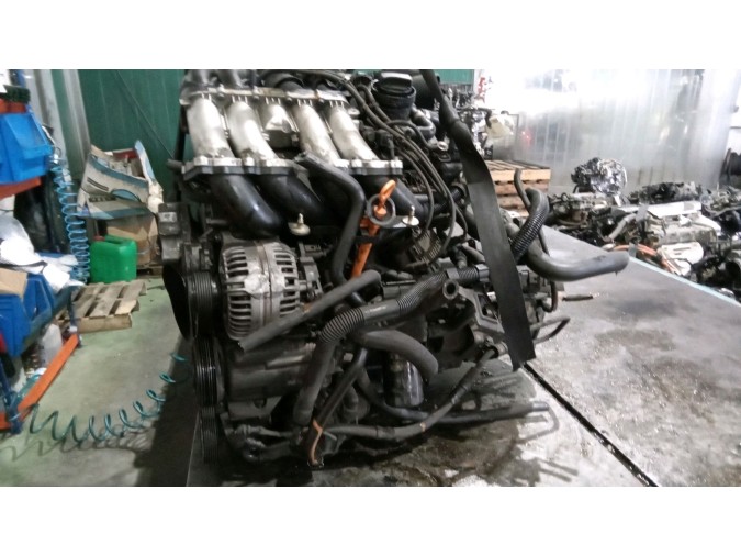 MOTOR CON ACCESORIOS Y CAJA DE CAMBIOS AUDI A3 2001