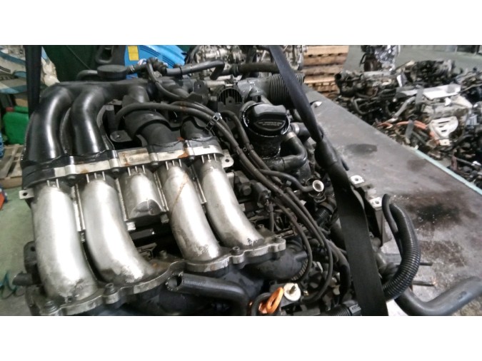 MOTOR CON ACCESORIOS Y CAJA DE CAMBIOS AUDI A3 2001