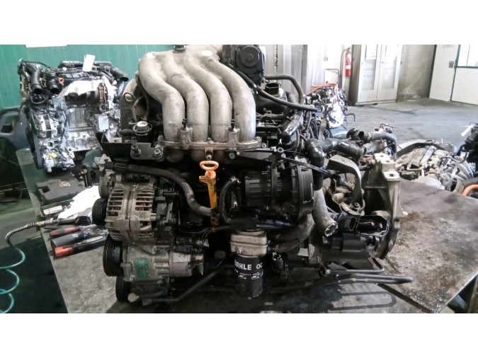 MOTOR CON ACCESORIOS Y CAJA DE CAMBIOS VOLKSWAGEN NEW BEETLE 2000