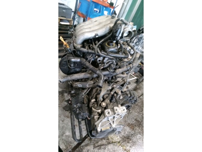 MOTOR CON ACCESORIOS Y CAJA DE CAMBIOS VOLKSWAGEN NEW BEETLE 2000