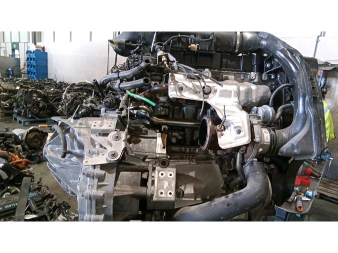 MOTOR CON ACCESORIOS Y CAJA DE CAMBIOS VOLVO V40 2016