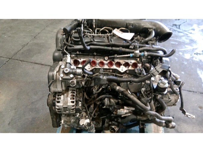 MOTOR CON ACCESORIOS Y CAJA DE CAMBIOS VOLVO V40 2016