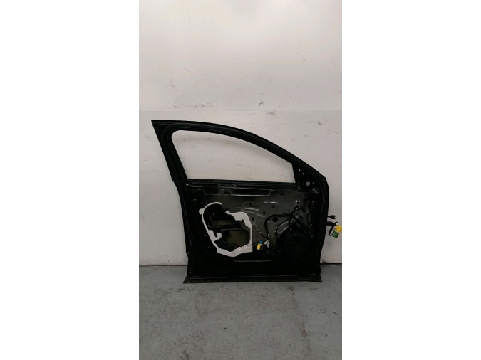 PUERTA DELANTERA IZQUIERDA CITROEN C4 NEGRA 2023