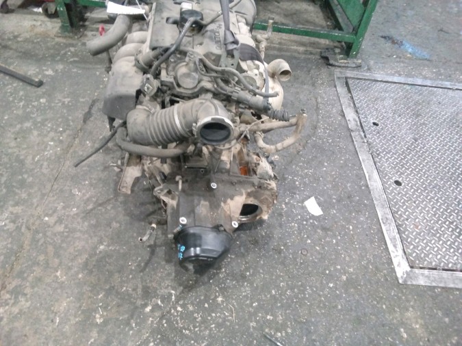 MOTOR CON ACCESORIOS Y CAJA DE CAMBIOS VOLVO V40 2001