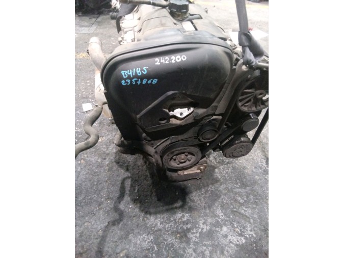 MOTOR CON ACCESORIOS Y CAJA DE CAMBIOS VOLVO V40 2001