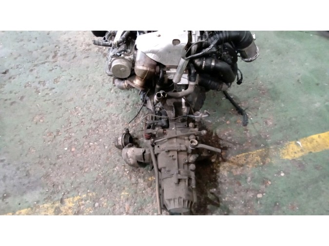 MOTOR CON ACCESORIOS Y CAJA DE CAMBIOS AUDI A6 2001