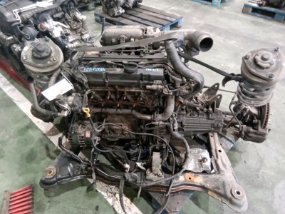 MOTOR CON ACCESORIOS Y CAJA DE CAMBIOS HYUNDAI COUPÉ 2004