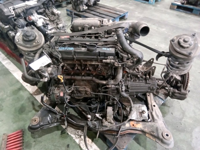 MOTOR CON ACCESORIOS Y CAJA DE CAMBIOS HYUNDAI COUPÉ 2004
