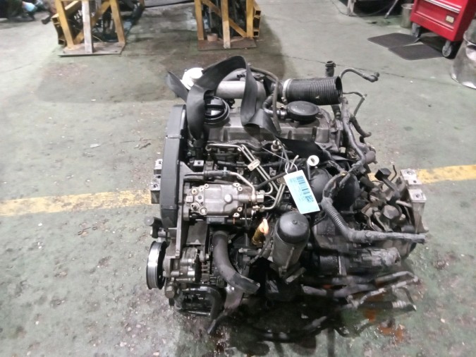 MOTOR CON ACCESORIOS Y CAJA DE CAMBIOS VOLKSWAGEN GOLF 1999