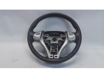 VOLANTE NISSAN PULSAR 2015