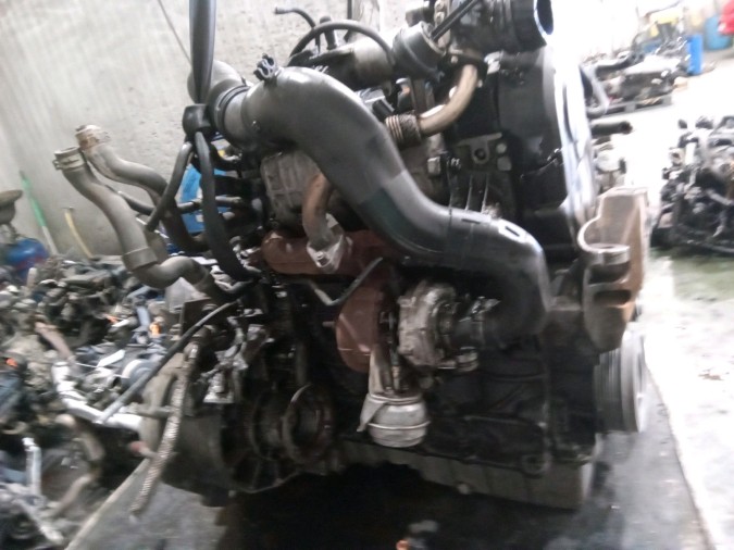MOTOR CON ACCESORIOS Y CAJA DE CAMBIOS VOLKSWAGEN GOLF 2000