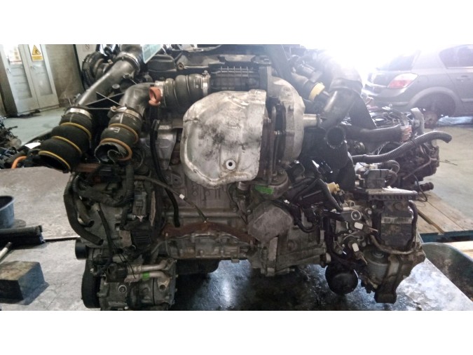 MOTOR CON ACCESORIOS SIN CAJA DE CAMBIOS PEUGEOT 3008 2012