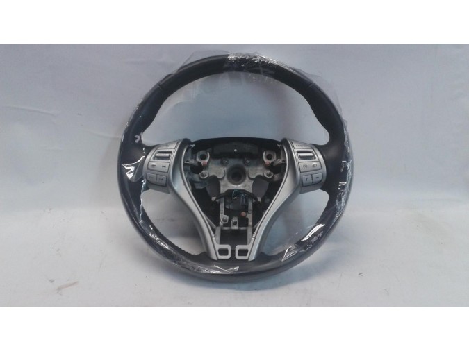 VOLANTE NISSAN PULSAR 2015