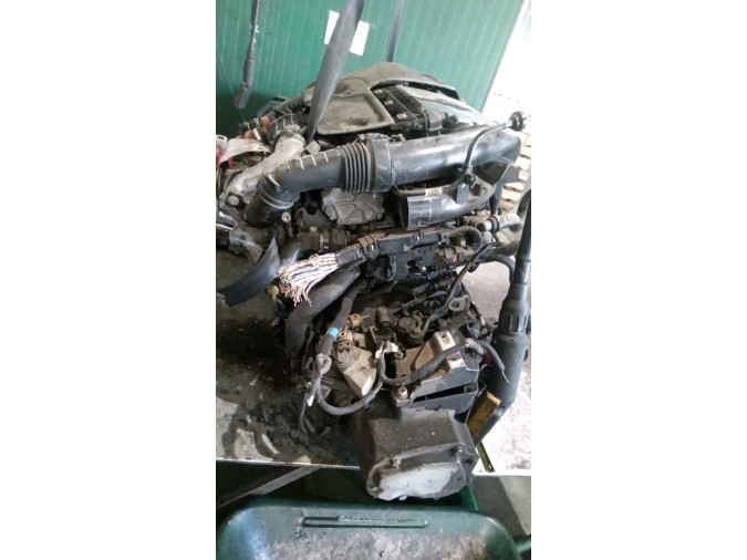 MOTOR CON ACCESORIOS SIN CAJA DE CAMBIOS PEUGEOT 2008 2017