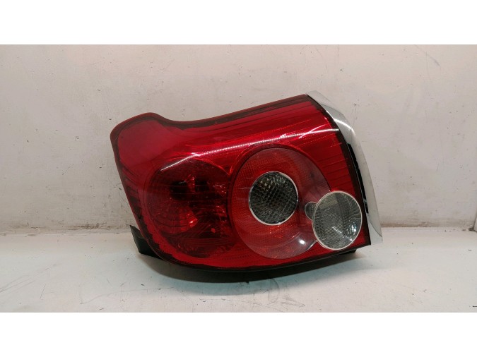 PILOTO TRASERO DERECHO TOYOTA AVENSIS 2007
