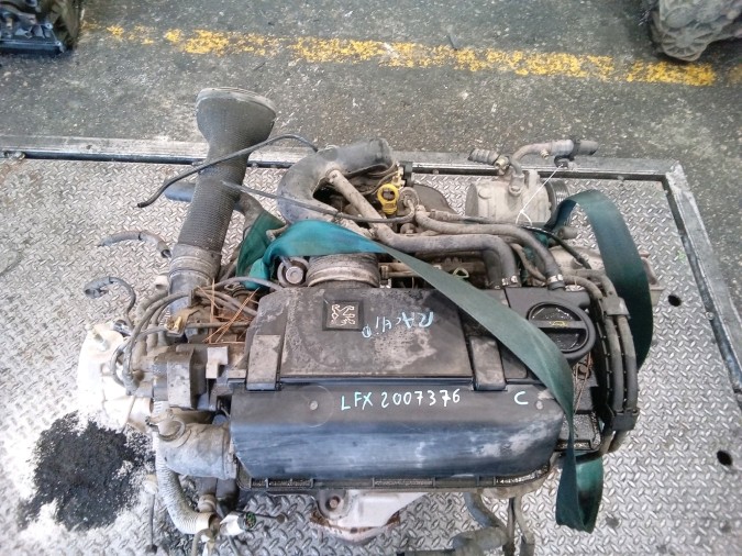 MOTOR CON ACCESORIOS SIN CAJA DE CAMBIOS PEUGEOT PAR COMBIESPACE 2000