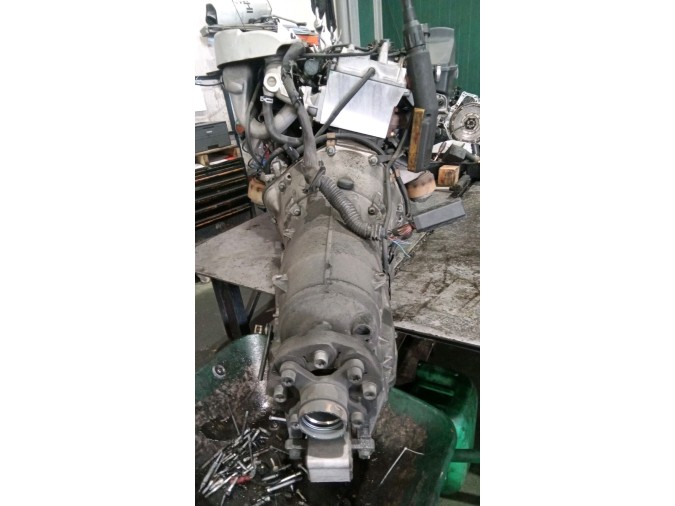 MOTOR CON ACCESORIOS Y CAJA DE CAMBIOS MERCEDES E 320 CDI