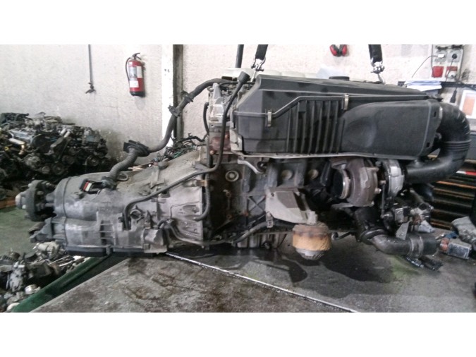 MOTOR CON ACCESORIOS Y CAJA DE CAMBIOS MERCEDES E 320 CDI