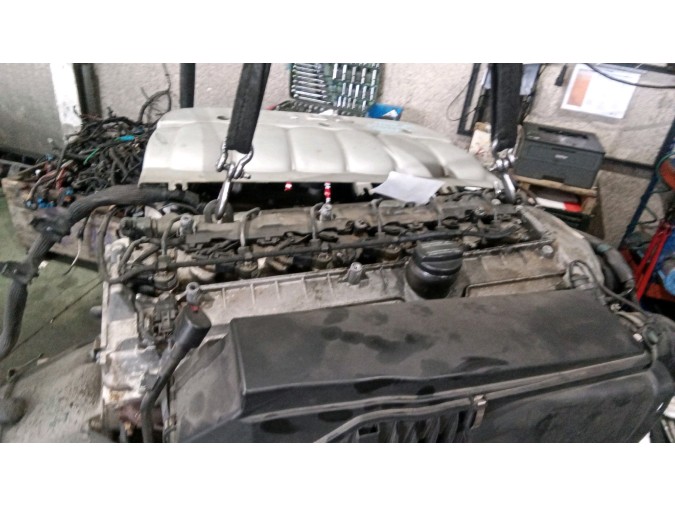 MOTOR CON ACCESORIOS Y CAJA DE CAMBIOS MERCEDES E 320 CDI