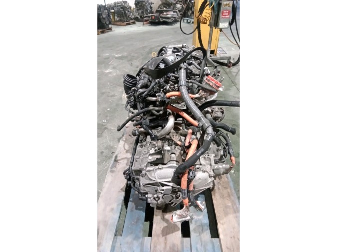 MOTOR CON ACCESORIOS Y CAJA DE CAMBIOS TOYOTA AURIS 2018