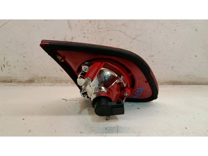 PILOTO TRASERO DERECHO INTERIOR VOLKSWAGEN PASSAT 2006
