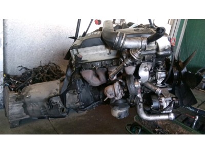 MOTOR CON ACCESORIOS Y CAJA DE CAMBIOS MERCEDES C 250 TURBODIESEL 1999