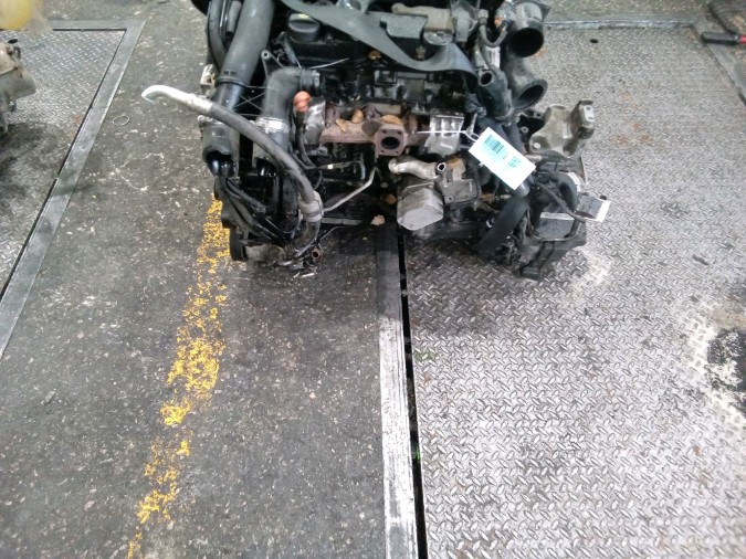 MOTOR CON ACCESORIOS SIN CAJA DE CAMBIOS CITROEN C4 PICASSO 2015