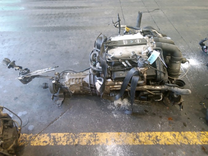 MOTOR CON ACCESORIOS Y CAJA DE CAMBIOS OPEL OMEGA 2001